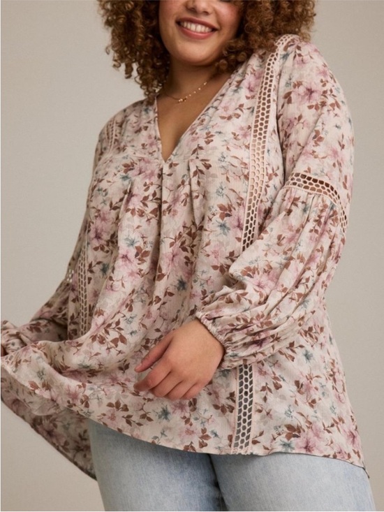 Torrid Festi Tops - Boho Floral V-Neck Lace-Trim Blouse - Pink & Cream
